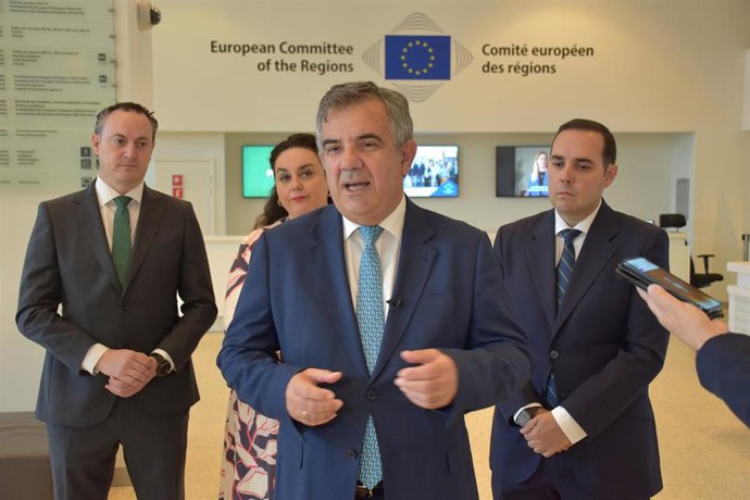 El consejero de Medio Ambiente, Universidades, Investigación y Mar Menor, Juan María Vázquez, durante su intervención en el Congreso Internacional 'Visión compartida, acción coordinada: conservación del lince en la Península Ibérica'.