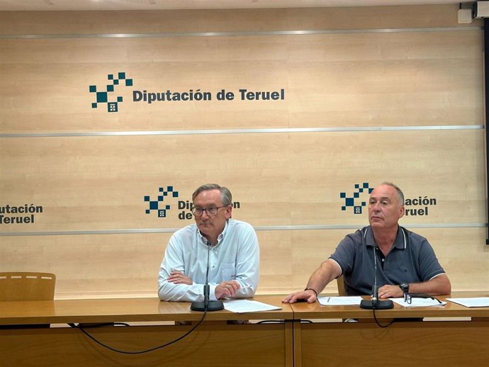 El presidente de la Diputación de Teruel, Joaquín Juste, y el diputado de Cultura, Miguel Iranzo.