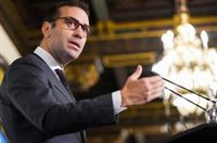 Carlos Cuerpo informa al Parlamento del bloqueo de Bruselas a 1.000 millones de fondos europeos asignados a España