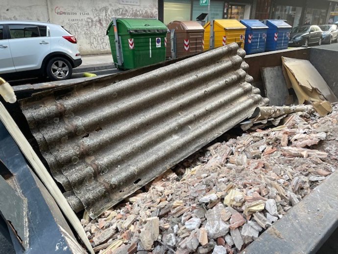 Archivo - Materiales con amianto