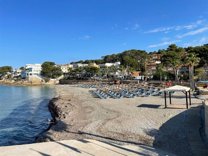 Archivo - Playas de Andratx al inicio de la temporada.