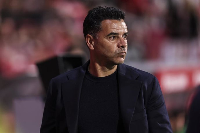 Archivo - Michel Sanchez, head coach of Girona during the Spanish league, La Liga EA Sports, football match played between Girona FC and Real Betis at Estadio de Montilivi on April 21, 2025 in Girona, Spain.