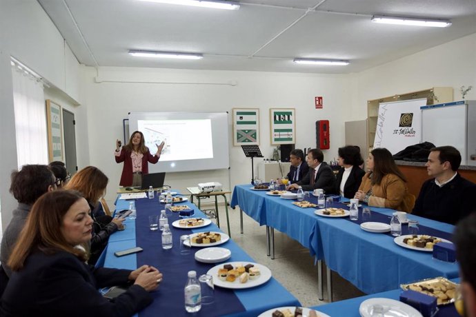 Archivo - La consejera de Desarrollo Educativo y Formación Profesional, María del Carmen Castillo, durante un desayuno informativo el nuevo programa de Atención Educativa en Zonas con necesidades de Transformación Social. 19 febrero 2025, en Huelva (Foto 