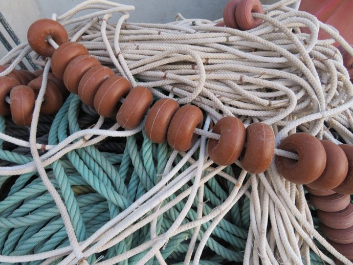 Flotadores y cuerdas de pesca