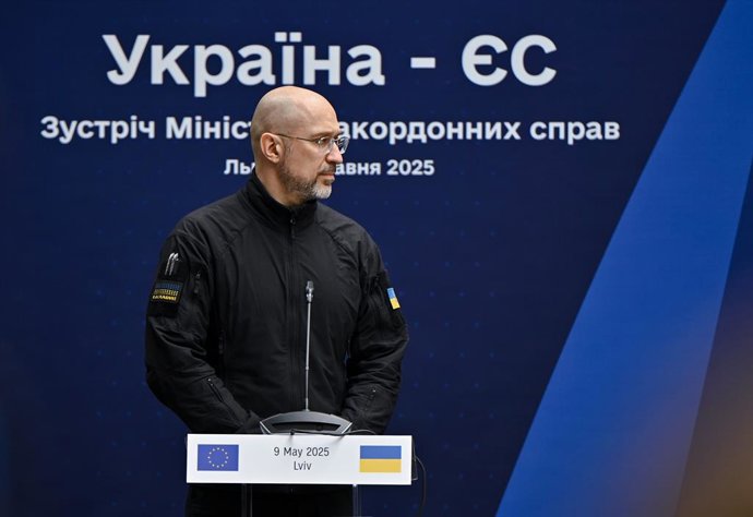 Archivo - Arquivo - 9 de maio de 2025, Lviv, Ucrânia: O primeiro-ministro da Ucrânia, Denys Shmyhal, participa de uma coletiva de imprensa após a assinatura do acordo sobre o desembolso da segunda parcela dos lucros dos ativos russos congelados para a Ucr