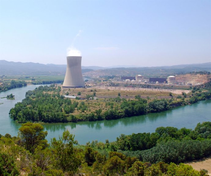 Archivo - La central nuclear d'Ascó