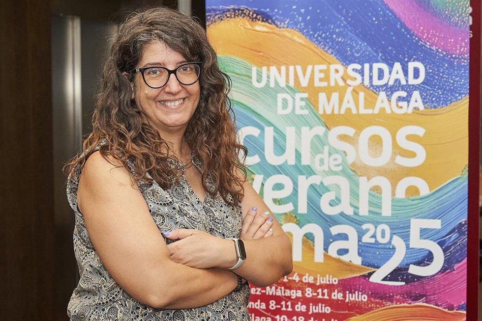 Montserrat Terrones, directora editorial de Garbuix Books, sobre la promoción del sector del cómic, se ha mostrado escéptica con la Comic-Con en Málaga, y ha dicho que es un evento que responde más a intereses de la industria del cine y del merchandisin