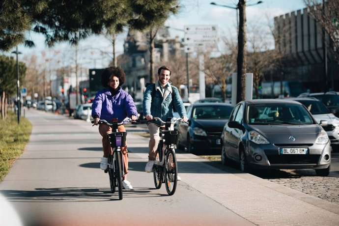 El sector de la bicicleta compartida en España une fuerzas