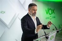 Abascal replica a Feijóo que los inmigrantes legales que delincan "también se van": "No os queréis enterar"