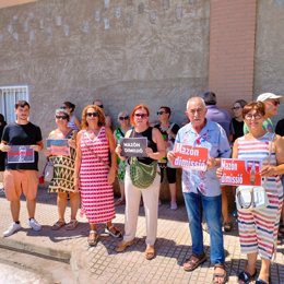 Una concentración en Oliva pide la dimisión de Mazón