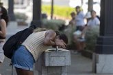 Foto: CECU exige a Sanidad una ley estatal que garantice un número suficiente de fuentes de agua potable en las calles