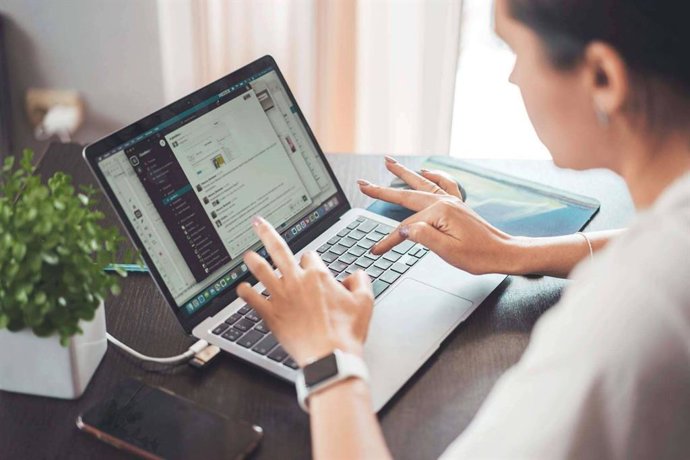 Consejos de ciberseguridad para evitar estafas este verano