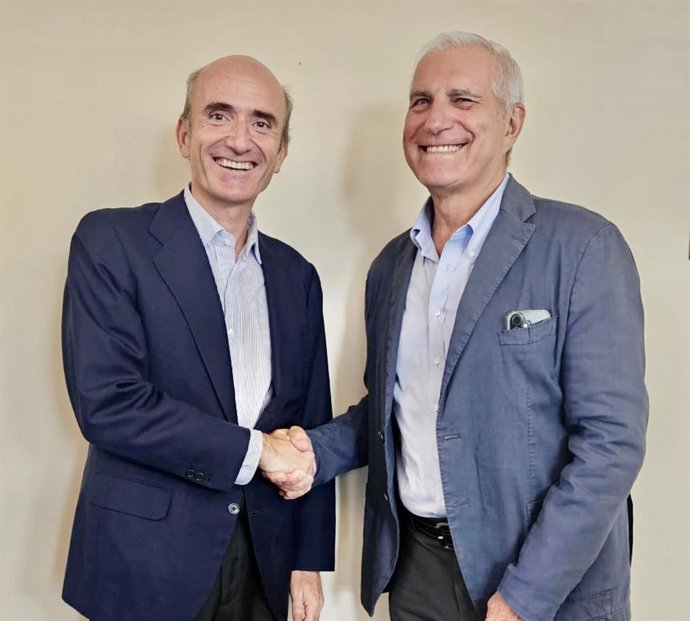 El presidente y consejero delegado de Sabseg, Eduardo Dávila y el presidente de Asigest Broker, Alessandro Griffith.