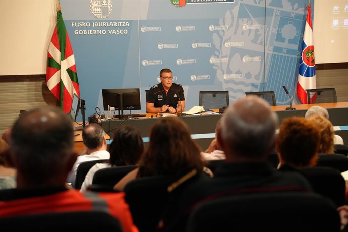 Ertzaintzak topaketa bat antolatu du Euskadin desagertutako pertsonen senideekin