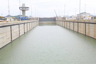 Archivo - Nuevas esclusas de la ampliación del Canal de Panamá