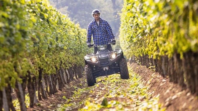 ATVs para el desplazamiento y control del campo
