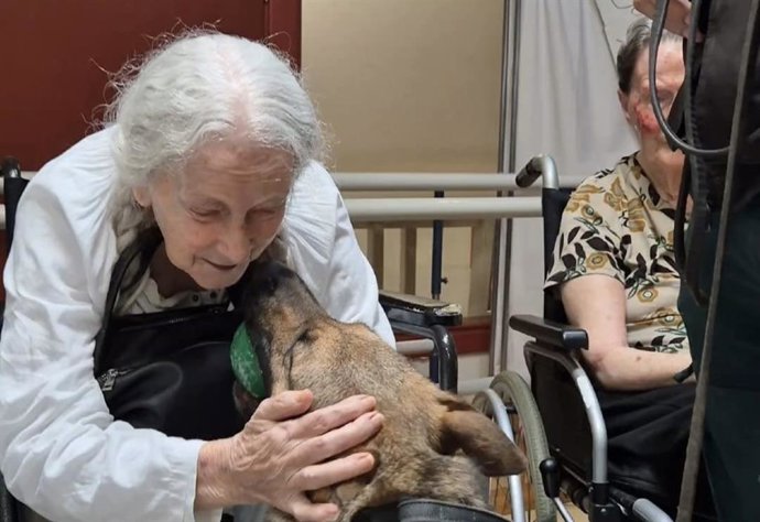 Visita de la Guardia Civil a la residencia