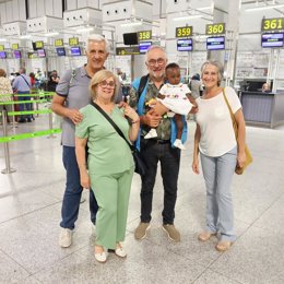 La pequeña Milane antes de volver a Benín.