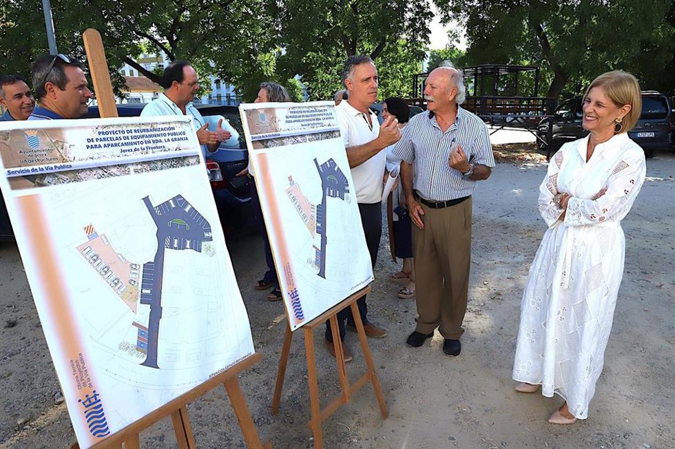 García-Pelayo enla presentación del proyecto del nuevo aparcamiento de La Granja.