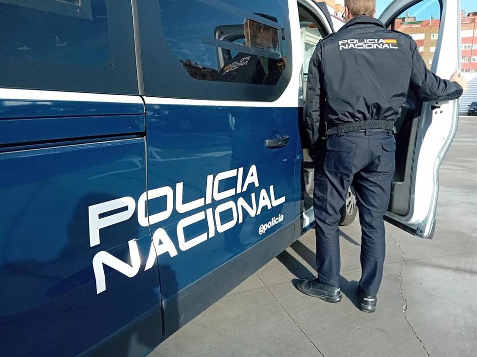 Archivo - Sucesos.- Desarticula una red asentada en Palencia dedicada a facilitar altas fraudulentas en la SS a migrantes