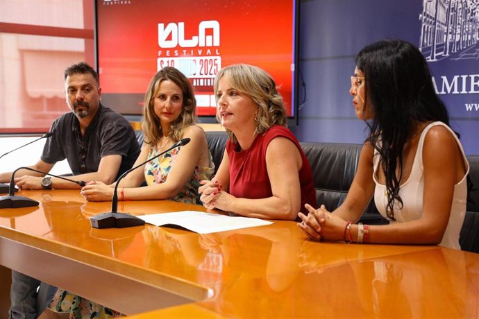 Presentación del BLM Festival 2025 en la sala de Junta de Gobierno del Ayuntamiento de El Ejido (Almería).
