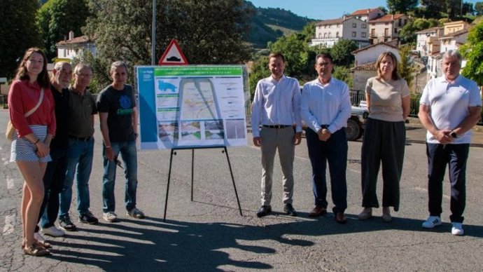 El Gobierno riojano invierte más de 300.000 euros para el refuerzo del firme de las LR-330 y LR-340, en Torrecilla