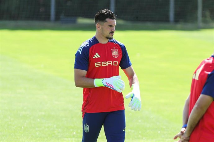 Archivo - Alejandro Iturbe, durante un entrenamiento con la selección española sub-21.