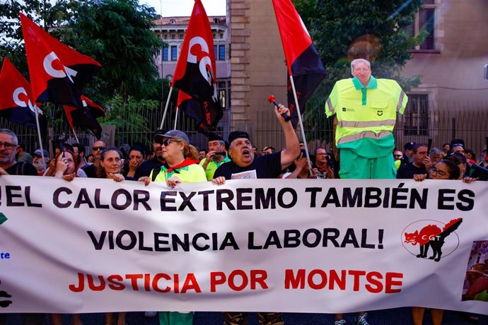 Manifestantes piden "Justicia para Montse".