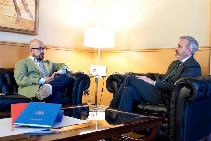 Alberto Izquierdo (PAR) en su reunión con el presidente de Aragón, Jorge Azcón.