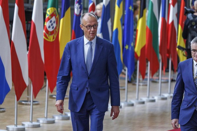 El canciller alemán Friedrich Merz llegando a una cumbre del Consejo Europeo, en Bruselas, el jueves 26 de junio de 2025.