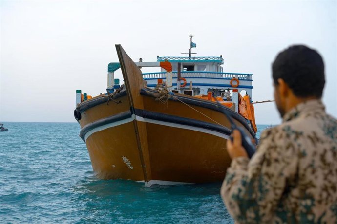 Un militar de las  Fuerzas de Resistencia Nacional de Yemen, asociadas al Gobierno reconocido internacionalmente del Consejo Presidencial de Liderazgo de Yemen