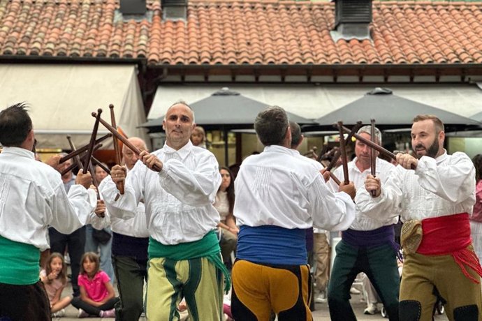 El circuito 'Origen' promovido por Cultura celebra el 'Día del Folklore' en Unquera