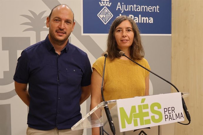 La portavoz de MÉS Per Palma, Neus Truyol, y Guillem Amengual, portavoz de Progreso en Verde
