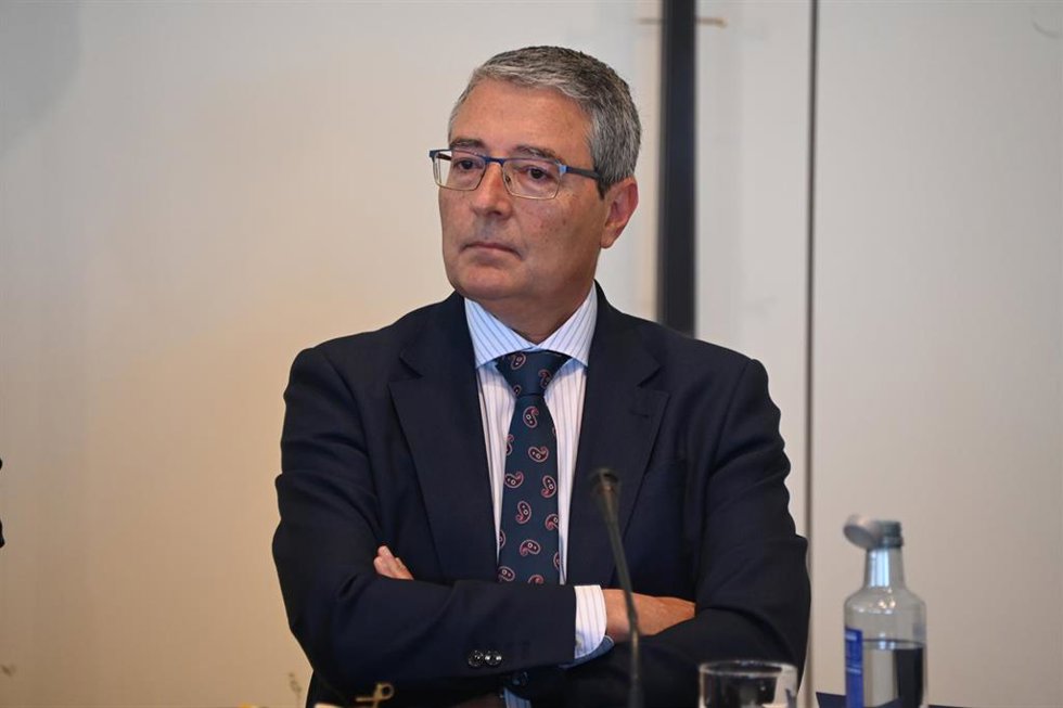 Archivo - El presidente de la Diputación de Málaga y alcalde de Rincón de la Victoria, Francisco Salado.