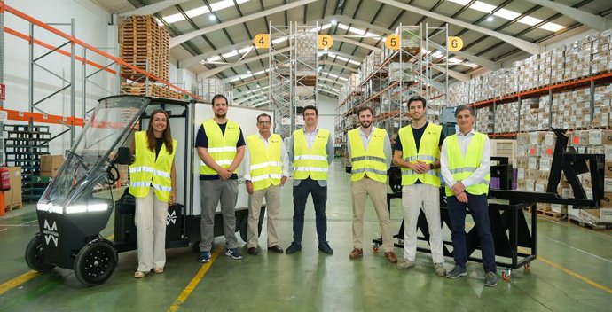 Equipos directivos de Mothium y UNEI durante la presentación