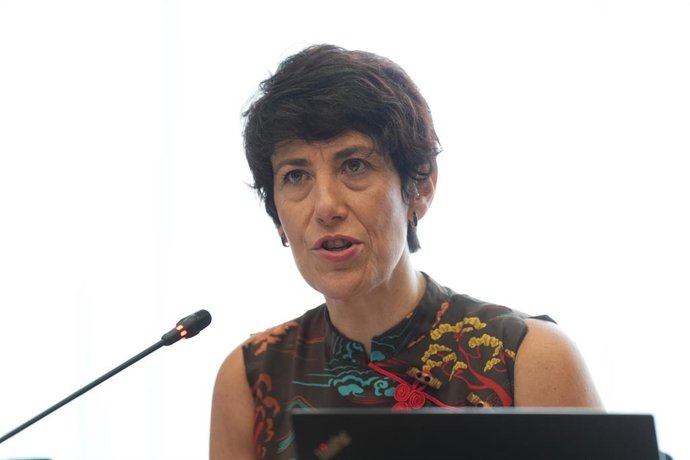 La ministra de Inclusión, Seguridad Social y Migraciones, Elma Saiz, durante un seminario organizado por la Seguridad Social que hace balance de los treinta años del Pacto de Toledo en el Palacio de la Magdalena, a 23 de junio de 2025, en Santander, Canta