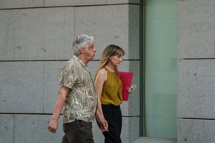 La excargo de la empresa pública Tragsatec, Virginia Barbancho, a su llegada para declarar como testigo en la Audiencia Nacional (AN), a 17 de julio de 2025, en Madrid (España). Barbancho denunció en el Senado presiones de Adif e "irregularidades" en el t