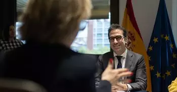 Bruselas expedienta a España por las normas que dan poder al Gobierno para frenar la OPA de BBVA a Sabadell