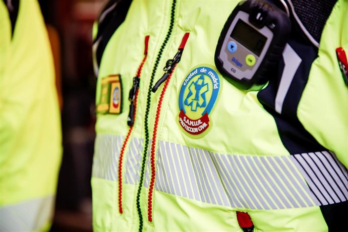 Archivo - Un médico de emergencias en la base de SAMUR-Protección Civil 