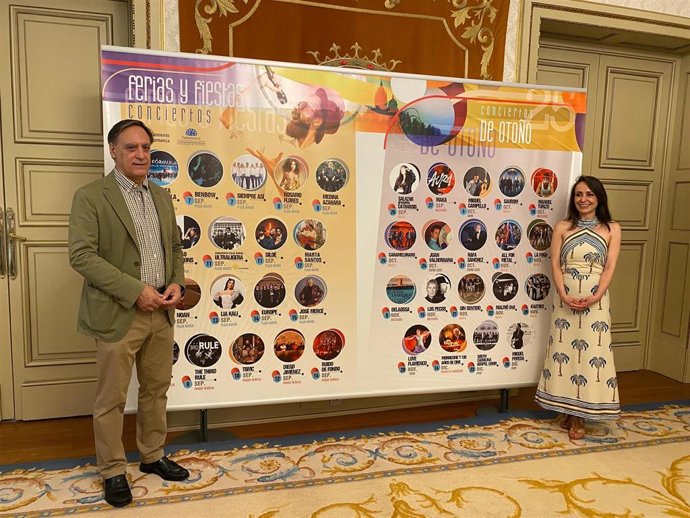 El alcalde de Salamanca, Carlos García Carbayo, junto a la concejala de Festejos, Carmen Seguín