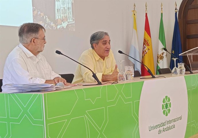 Catedrático de Historia Medieval y autor de novelas históricas, José Luis Corral en la UNIA (Huelva)