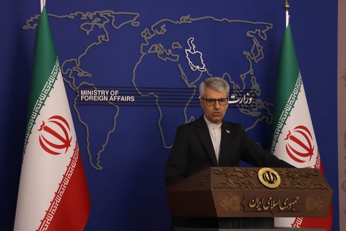 El portavoz del Ministerio de Exteriores de Irán, Esmaeil Baqaei, durante una rueda de prensa en Teherán (archivo)