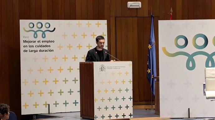 El ministro Pablo Bustinduy