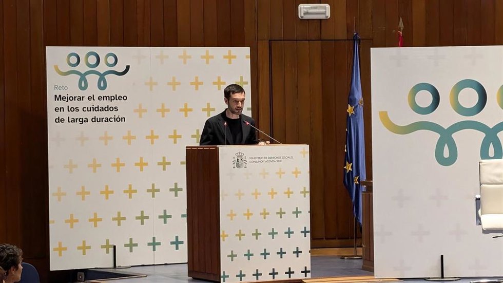 El ministro Pablo Bustinduy
