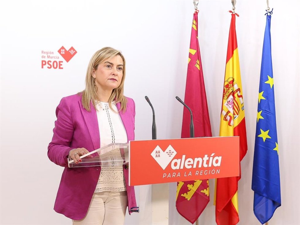 La portavoz del Grupo Parlamentario Socialista, Carmina Fernández