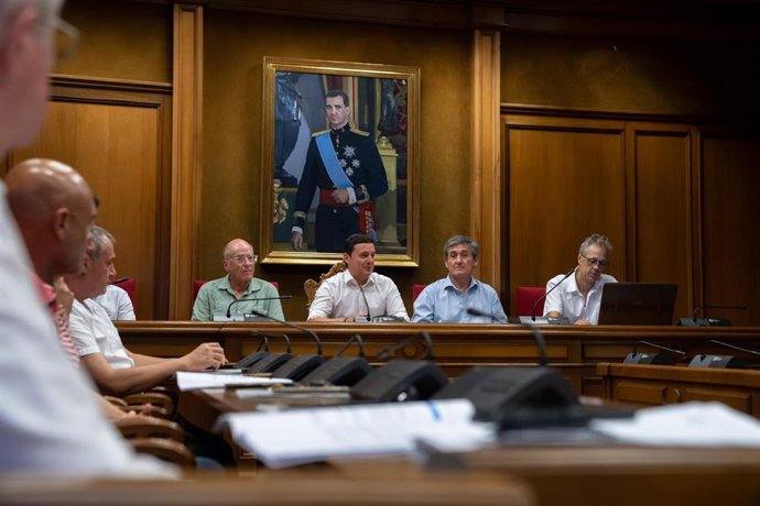El presidente de la Diputación de Almería, Javier Aureliano García, durante la presentación del nuevo Geoportal.