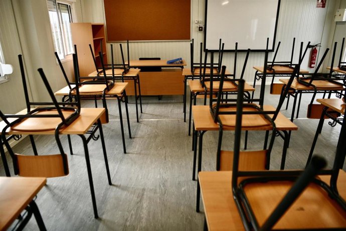 Archivo - Interior de una las aulas modulares instaladas para que los menores acogidos en Piniers puedan comenzar sus clases, a 17 de diciembre de 2021, en Ceuta (España). La Dirección Provincial del Ministerio de Educación y Formación Profesional (MEFP) 