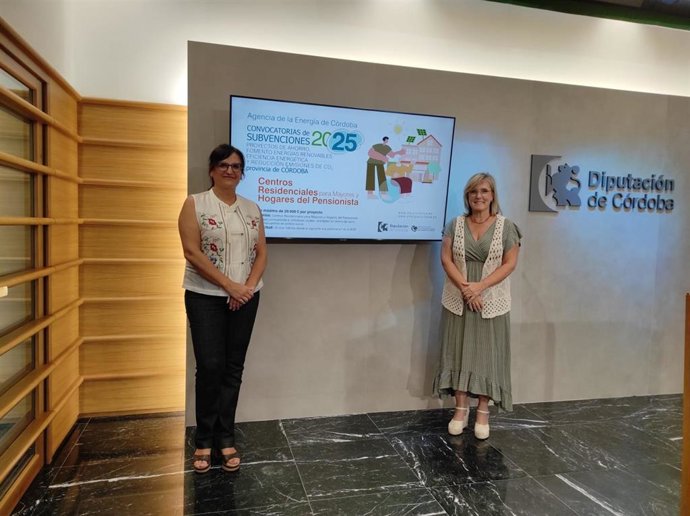 La delegada de Recursos Humanos y Energía de la institución provincial, Tatiana Pozo (dcha.), en la presentación de la convocatoria.