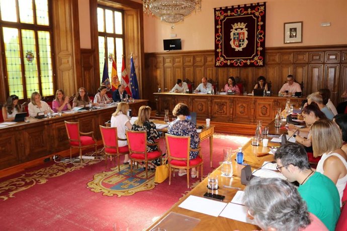 Pleno del Ayuntamiento de Palencia celebrado este jueves.