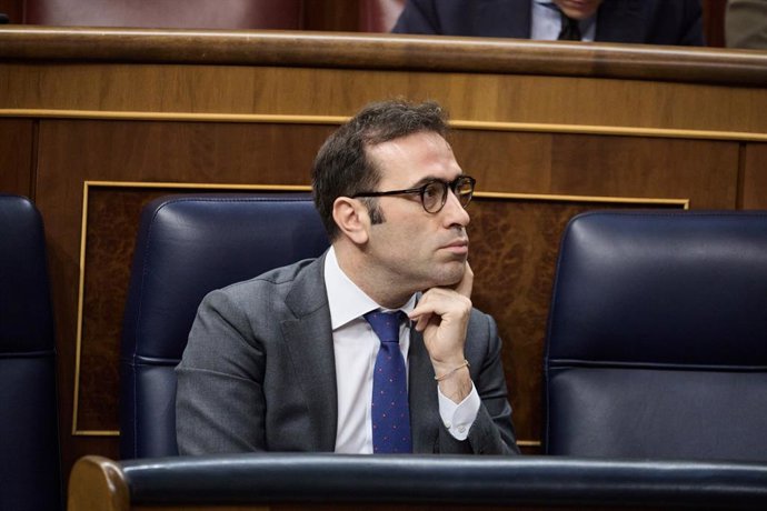 El ministro de Economía, Carlos Cuerpo, durante un pleno en el Congreso de los Diputados, a 25 de junio de 2025, en Madrid (España).  